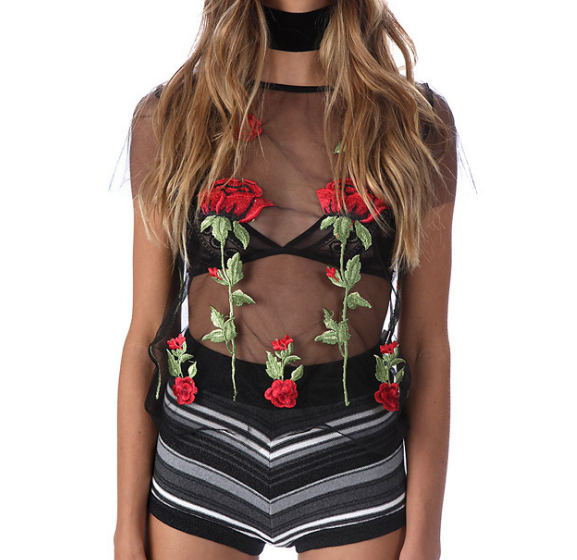 Short-Sleeved Roses Gauze Embroidery T-Shirt