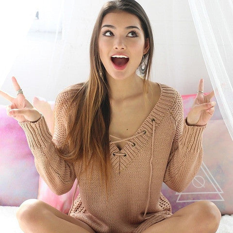 LOOSE V-NECK LONG-SLEEVED SWEATER