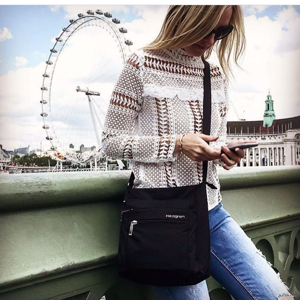 Solid color lace long-sleeved shirt