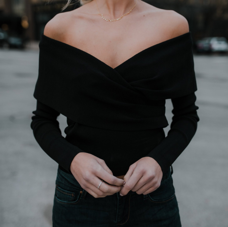 Sexy V-Neck Off-The-Shoulder Knit Sweater