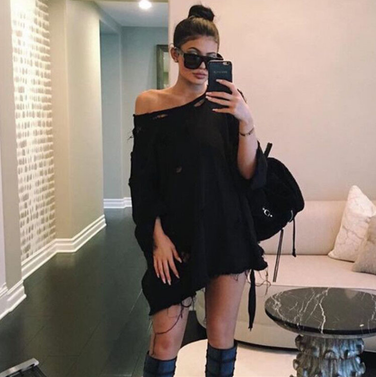 Long-sleeved round neck bat sleeve sweater