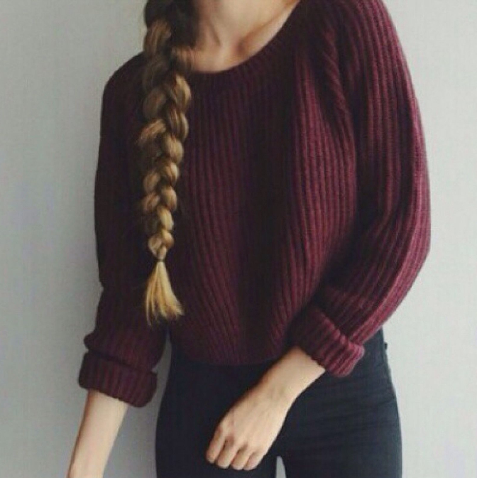 Design round neck long-sleeved knit sweater