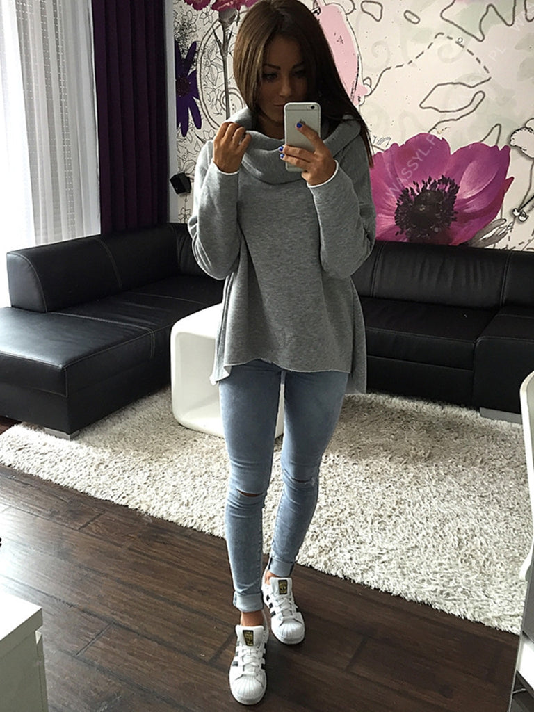 High-necked long-sleeved sweater