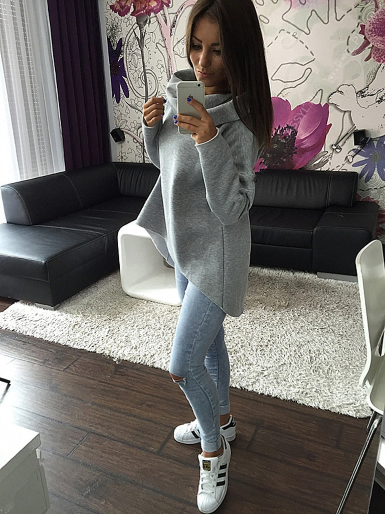 High-necked long-sleeved sweater