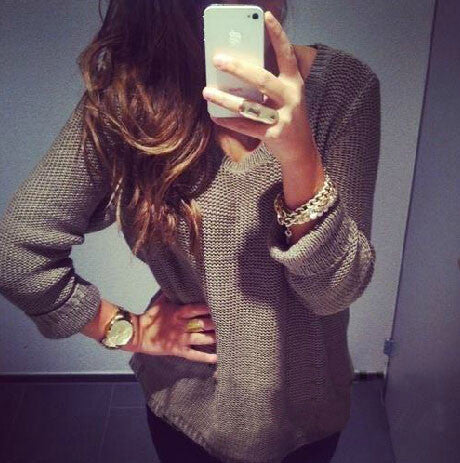 Round neck long-sleeved knit sweater