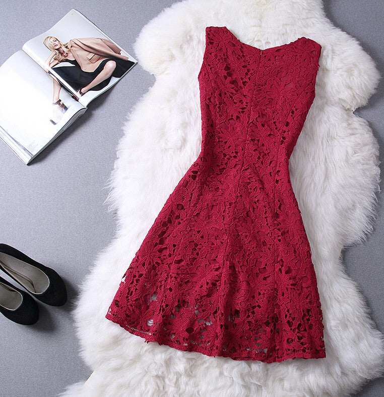 The New Round Neck Lace Sleeveless Dress
