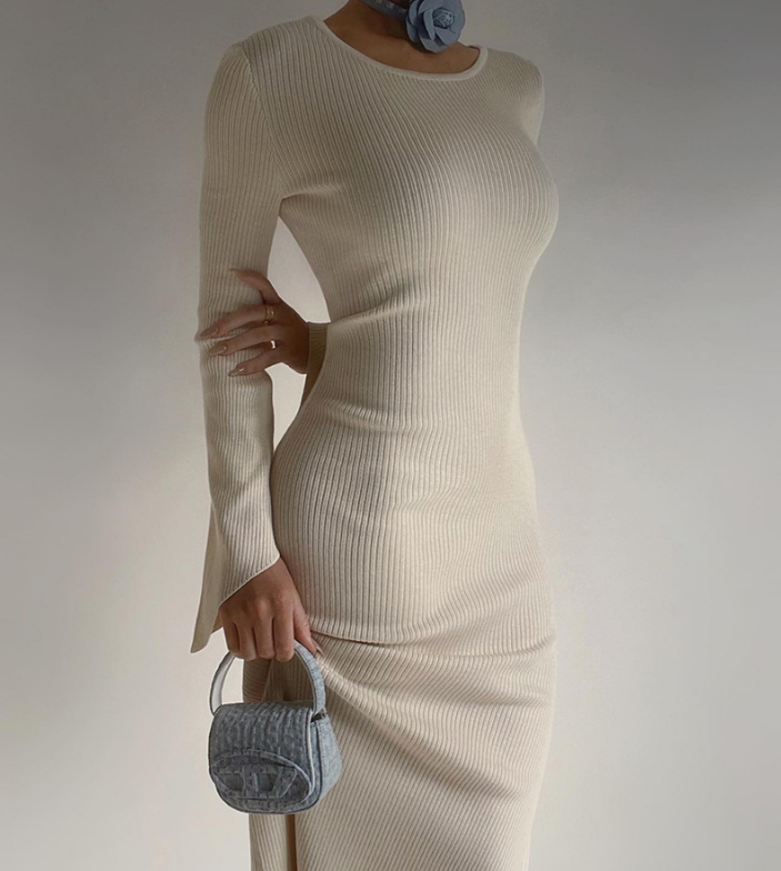 Solid Color Backless Knitted Long Sleeved Dress