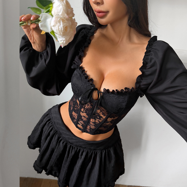 Lace Design V-Neck Long Sleeved T-Shirt