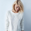 Round neck long-sleeved knit sweater